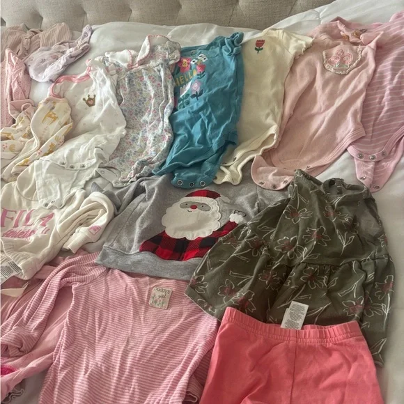 Newborn to 18 Months Baby Girl Clothing Bundle Lot - Picture 12 of 12